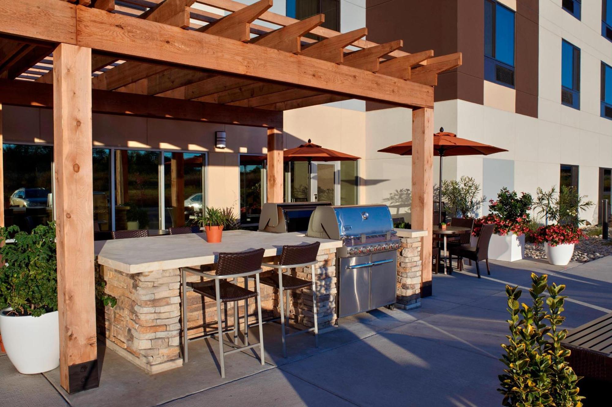Towneplace Suites By Marriott Richmond Extérieur photo